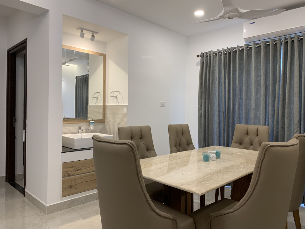  metropolis Dining Area