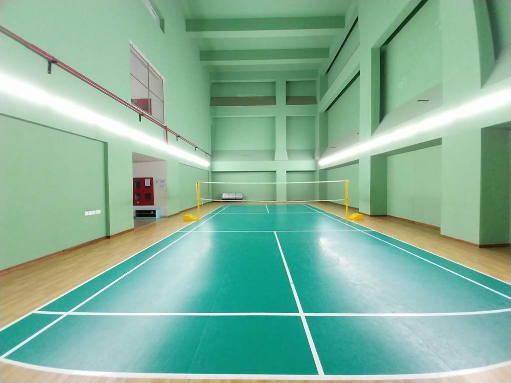 7 gardens Badminton Court