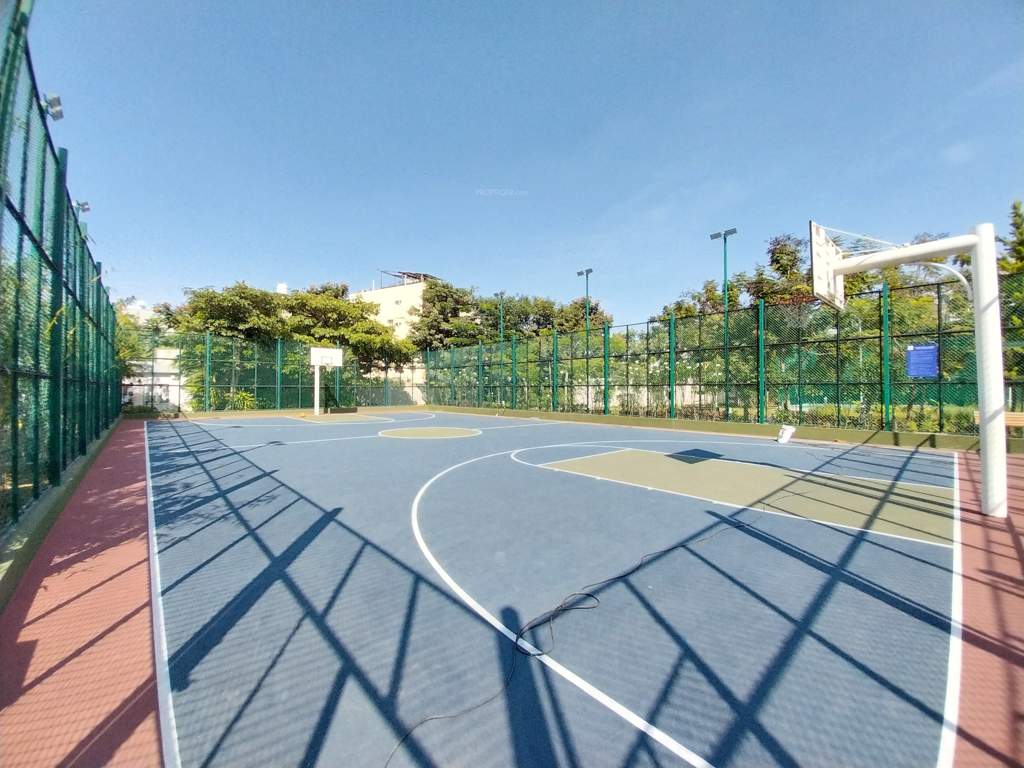 7 gardens Basketball Court