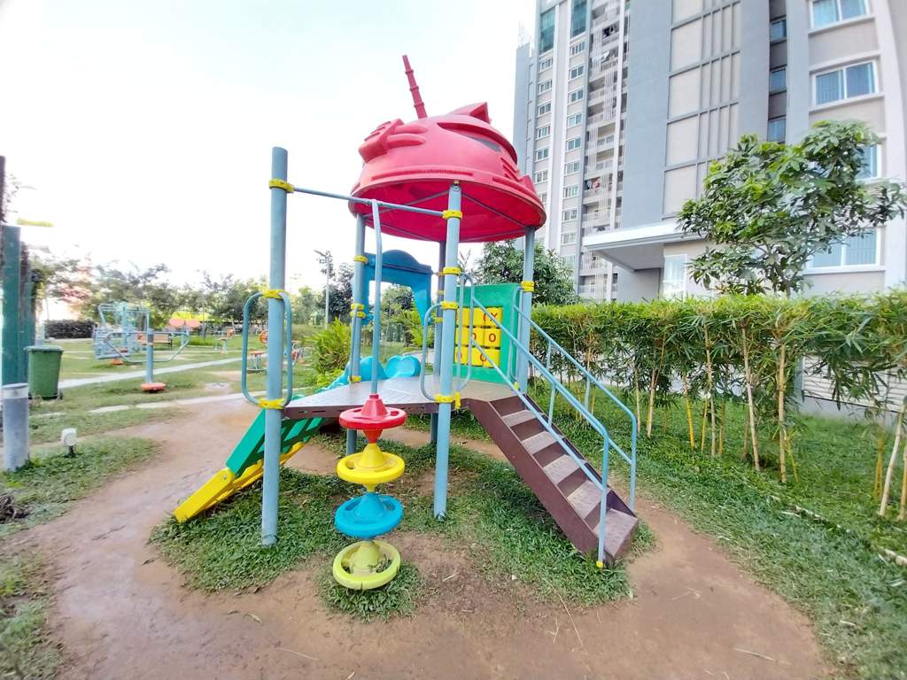 7 gardens Children's play area