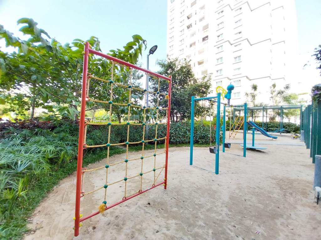 7 gardens Children's play area