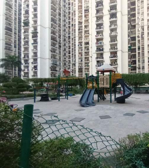  golf view Children's play area