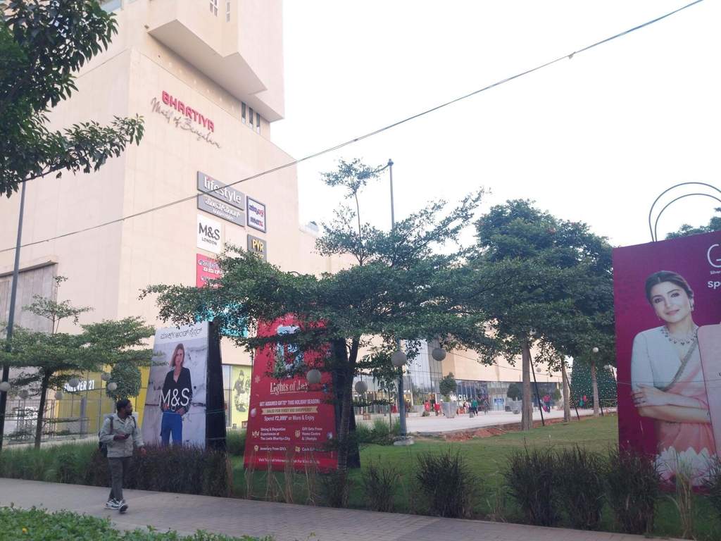  bhartiya city nikoo homes Shopping Mall