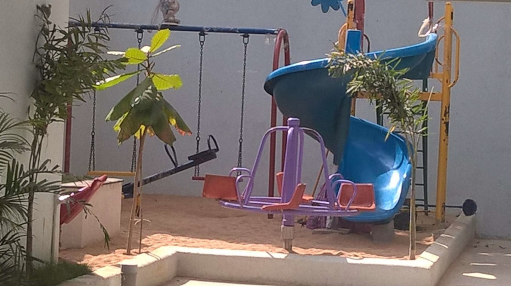  lakeside Children's play area