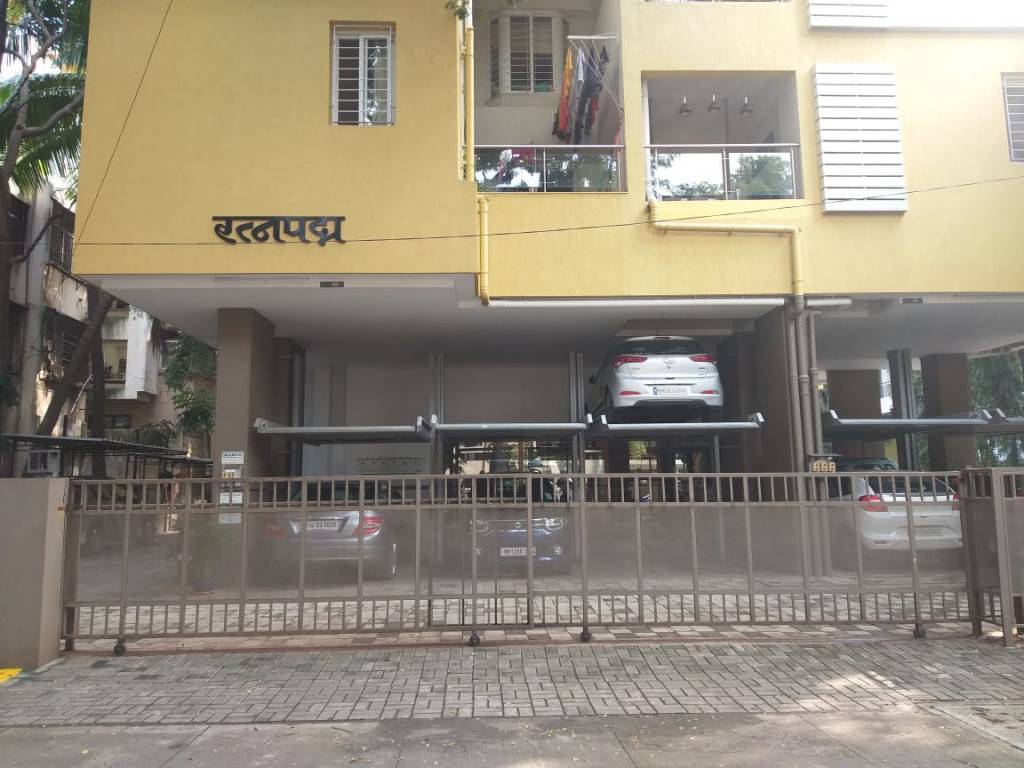  ratna padma Car Parking
