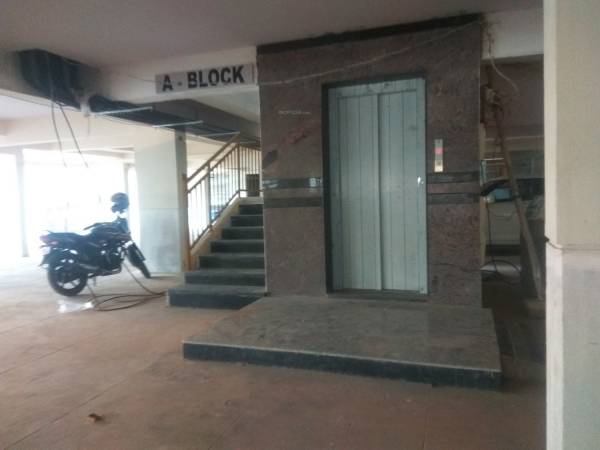 Lift Available elegant Lift Available