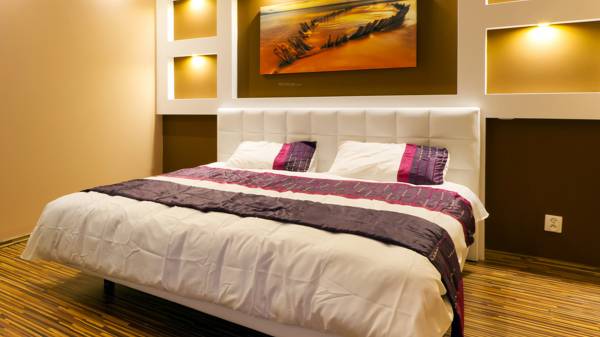 Images for Main Other of Redtree Corner Images for Main Other of Redtree Corner