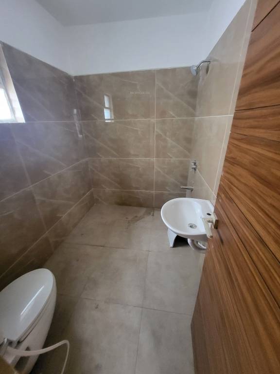 shantasriram brookwoods Bathroom