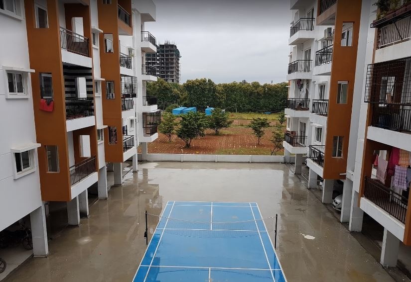  triflora Badminton Court