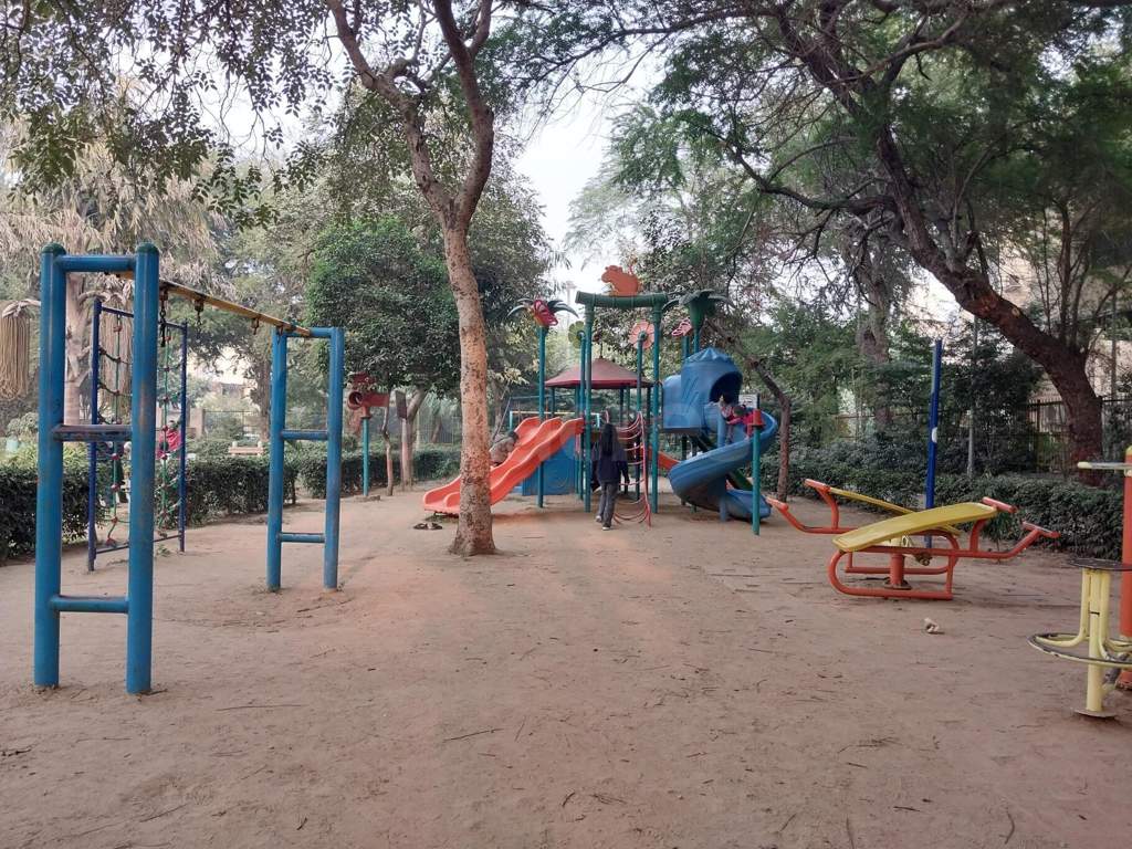 flats sarita vihar Children's play area