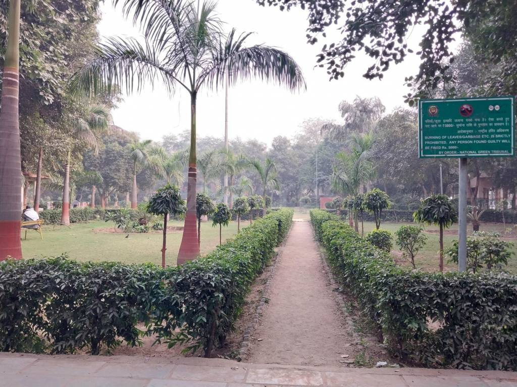 flats sarita vihar Others