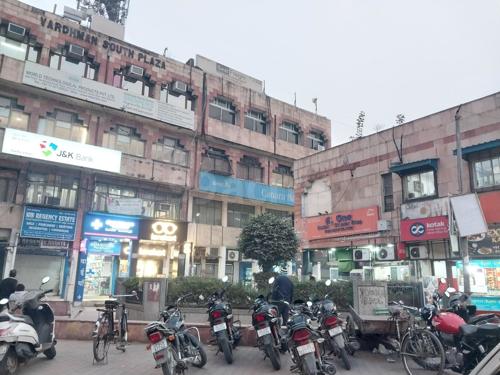  flats-sarita-vihar Shopping Mall