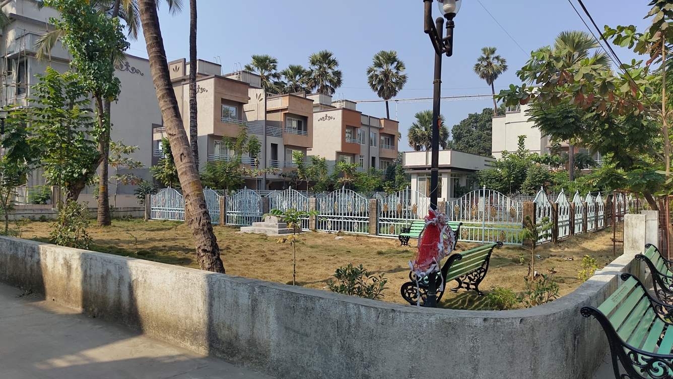  roman residency villa Landscaped Gardens