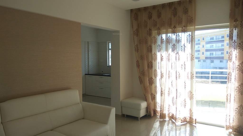  eastern royale a wing Living Area