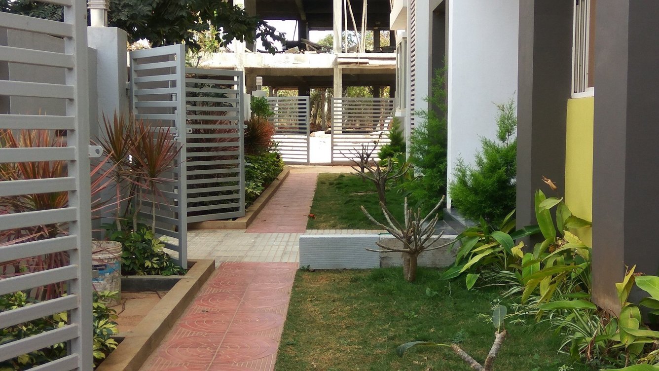  tulips Landscaped Gardens