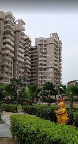 Landscaped Gardens klock-tower Landscaped Gardens