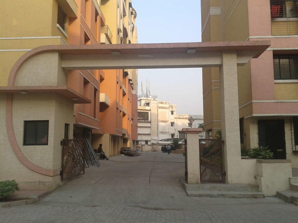 Images for Elevation of Reputed Lodha Park