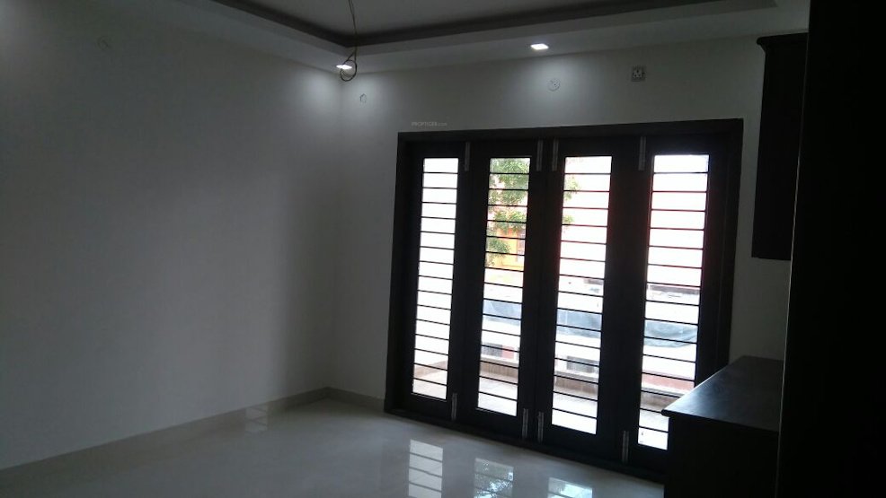 krishna kamalam Bedroom