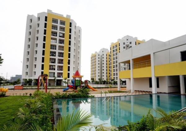  metropolis Swimming Pool