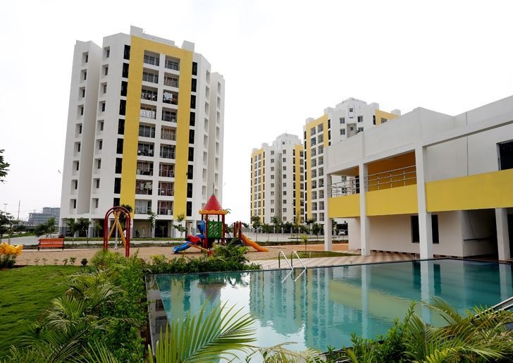 metropolis Swimming Pool