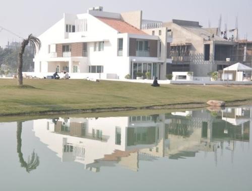 Swimming Pool larchwood-villa Swimming Pool