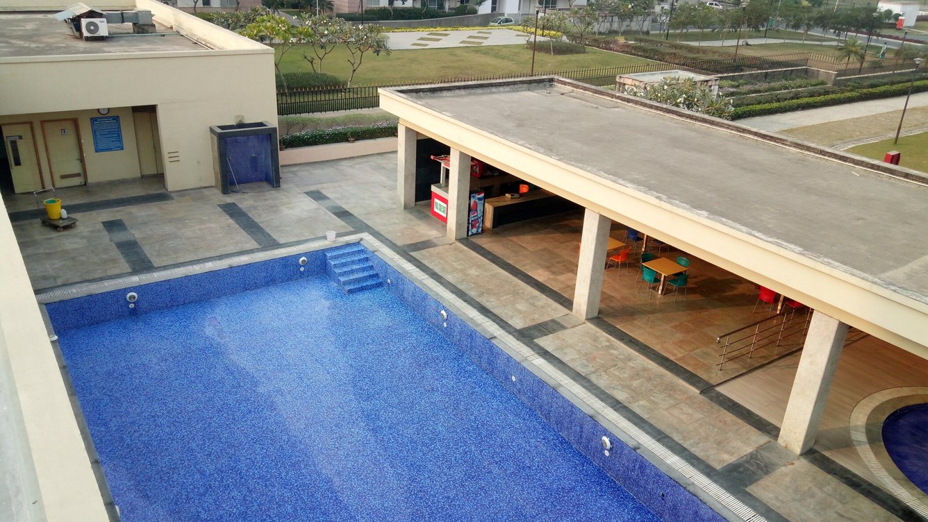 universal heights Swimming Pool
