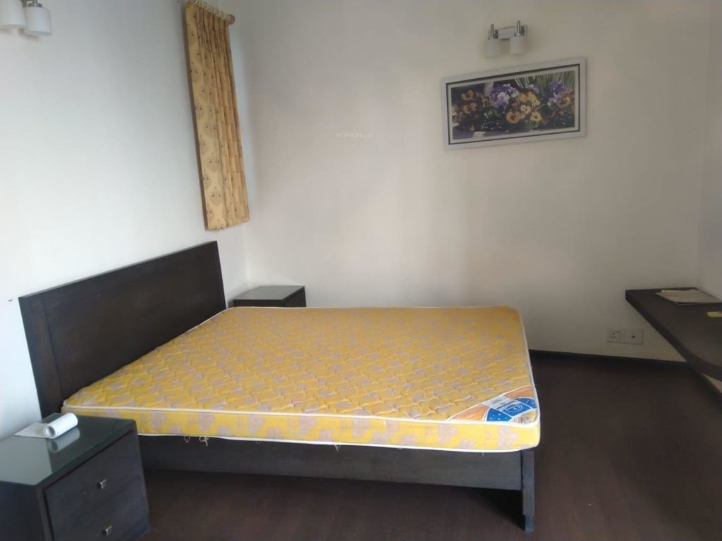 universal heights Bedroom