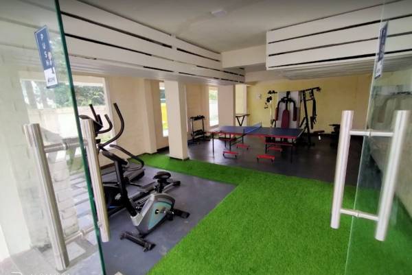  green-enclave Gymnasium