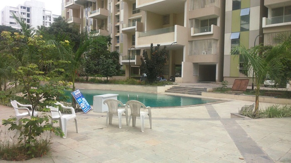  bounty 2 Swimming Pool