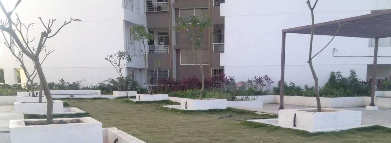 tuscan estate signature meadows Landscaped Gardens