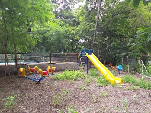  apartment Children's play area