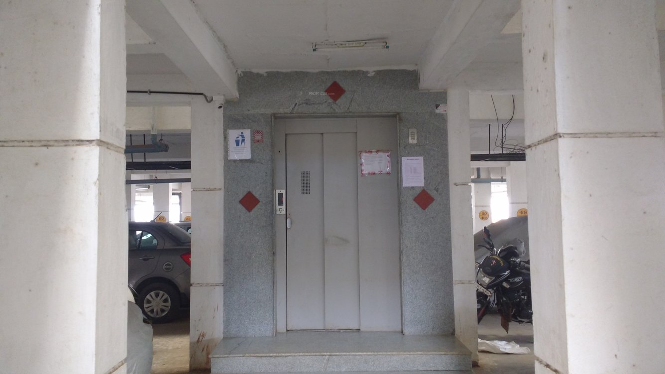  silver bell 1 Lift Available