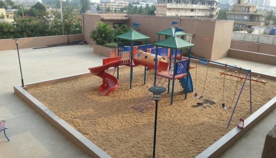  equinox Children's play area