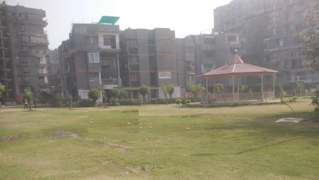  ganga apartment sector d pocket 6 Landscaped Gardens