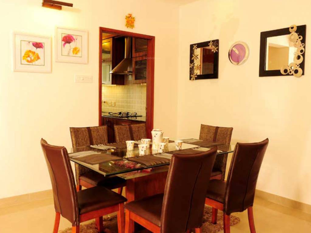  lakeville Dining Area