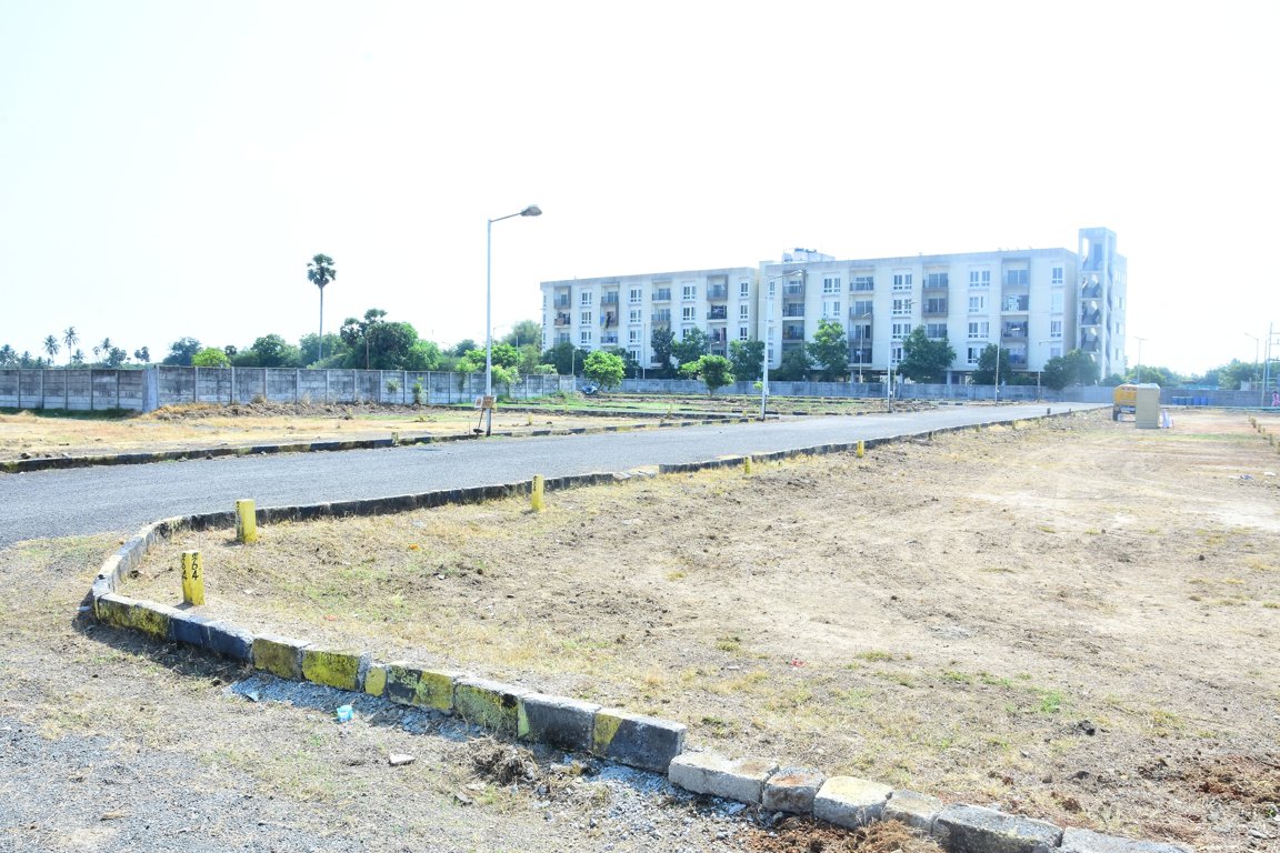  vaibhava oragadam Plot