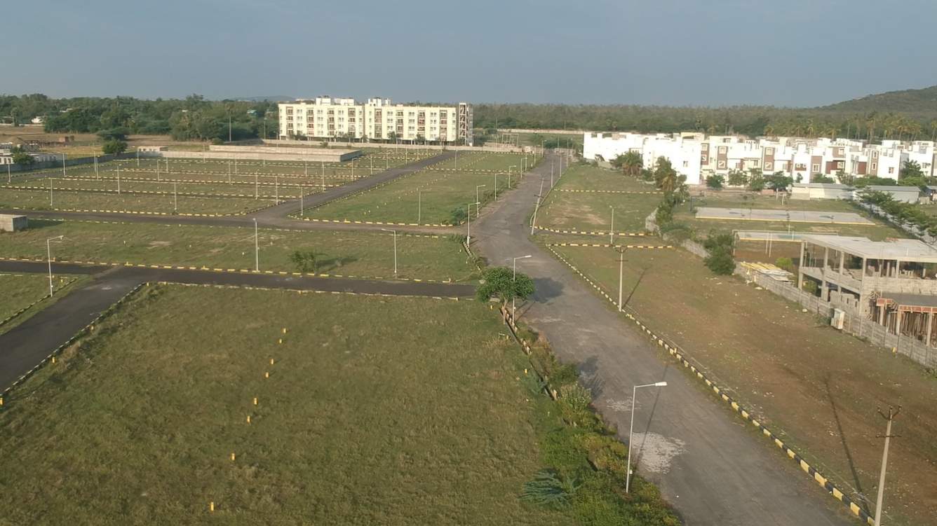  vaibhava oragadam Plot