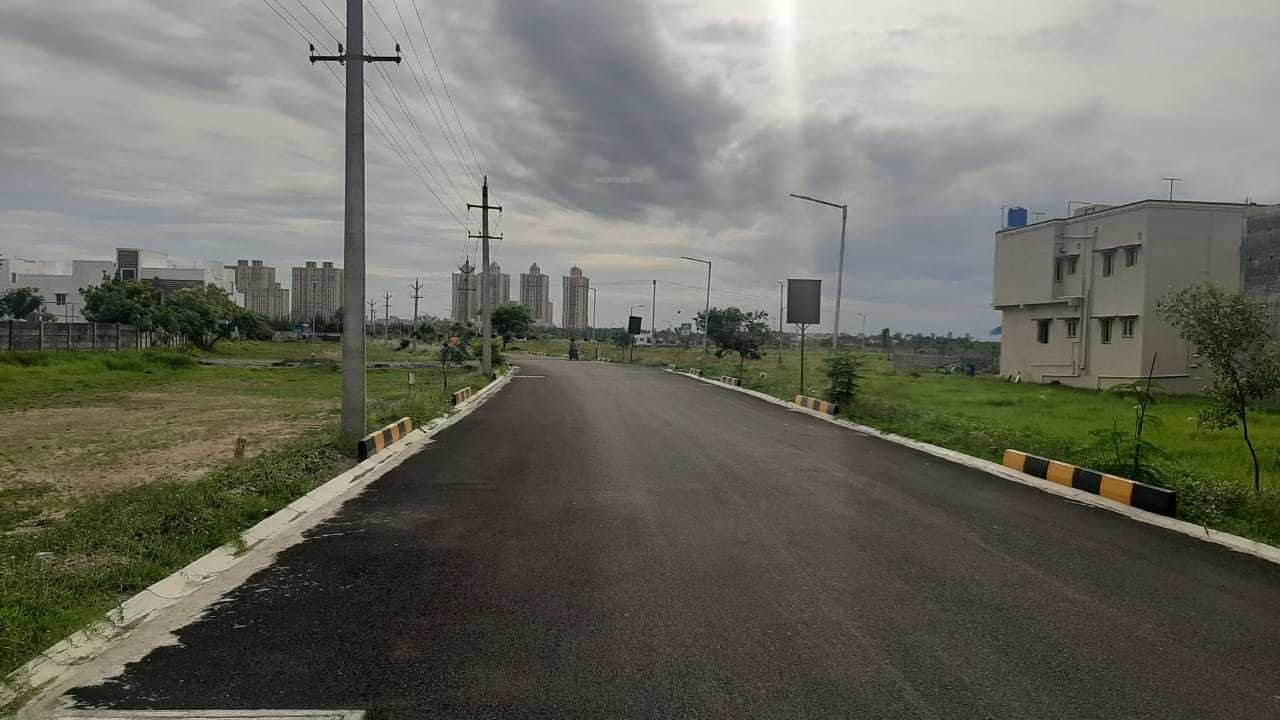  vaibhava oragadam Plot