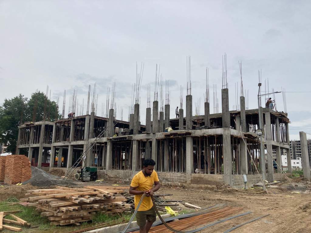  vaibhava oragadam Plot