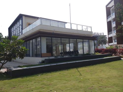 lotus Club House