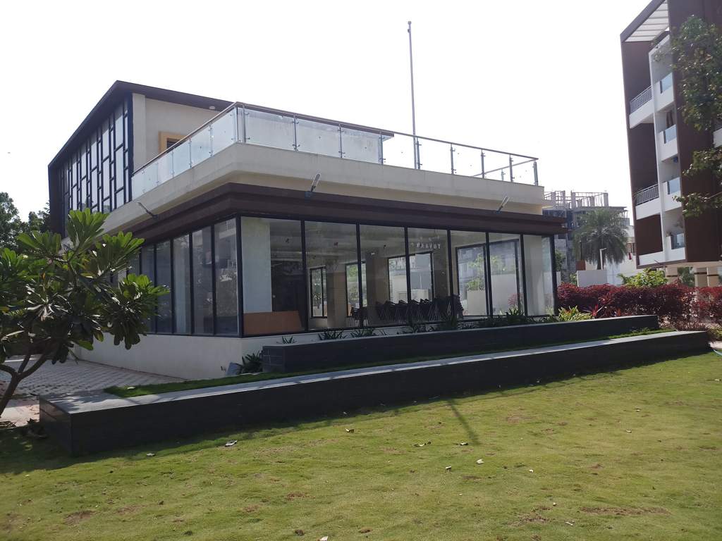  lotus Club House