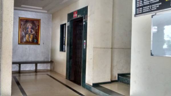  avenue Lift Available