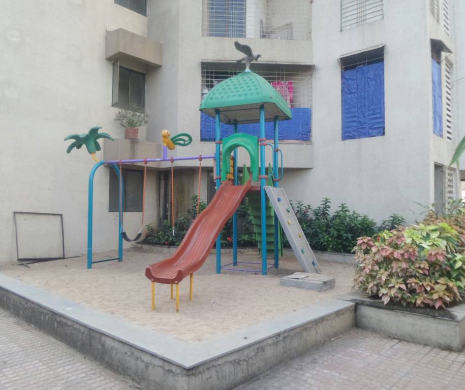  apartments Children's play area