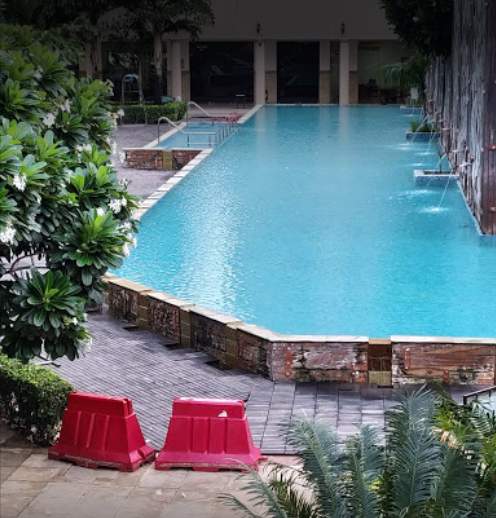 greens paradiso Swimming Pool