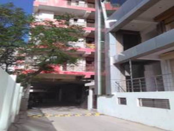  east-avenue-grand Elevation