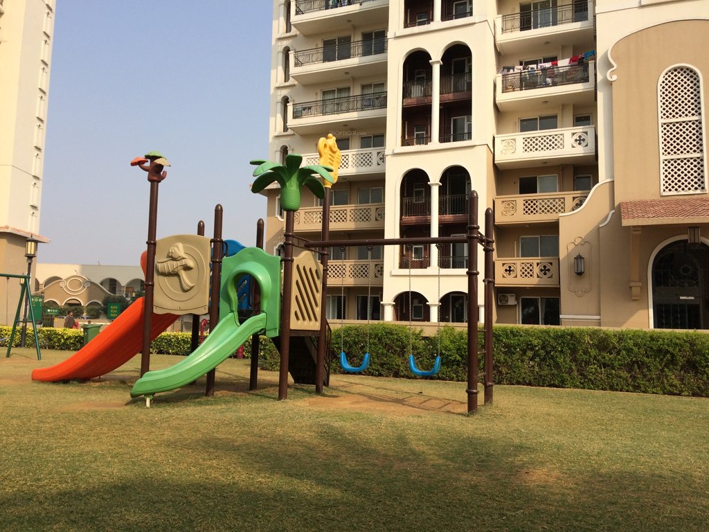DLF New Town Heights 2