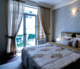  independent floors Bedroom