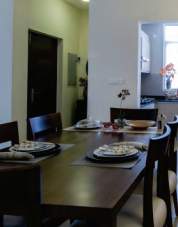  independent floors Dining Area