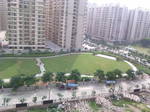  gaur-city-1st-avenue Landscape Garden and Tree Planting