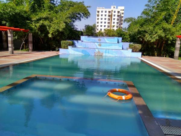  splendor-homes Swimming Pool